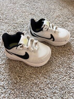 NWOT Baby Nike White & Black Low-Top Sneakers